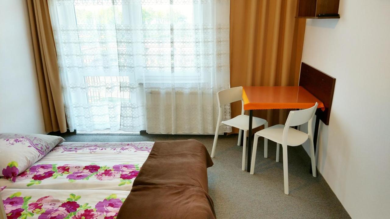 Klif Pokoje Goscinne W Centrum Blisko Morza Ustronie Morskie Kültér fotó